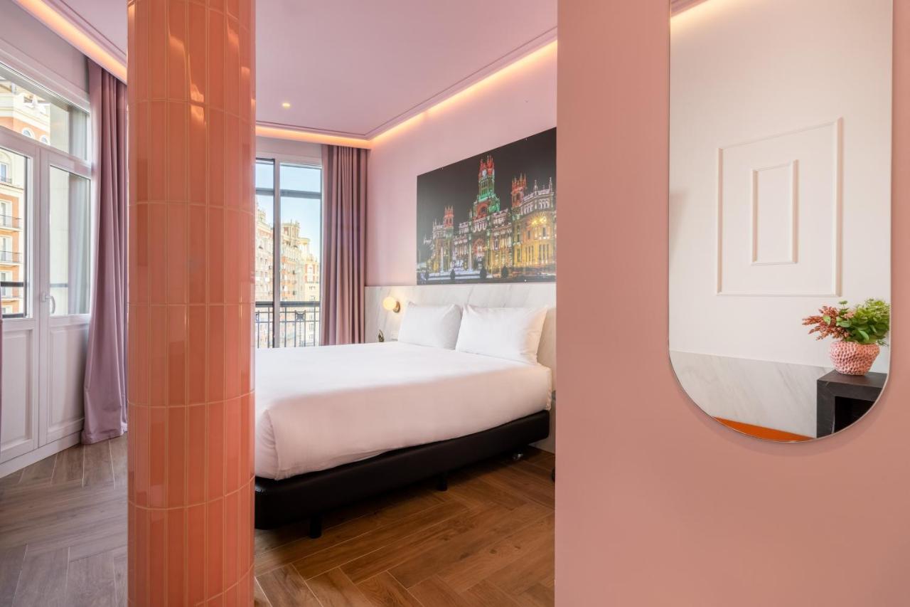 Ikonik Gran Via Hotell Madrid Exteriör bild